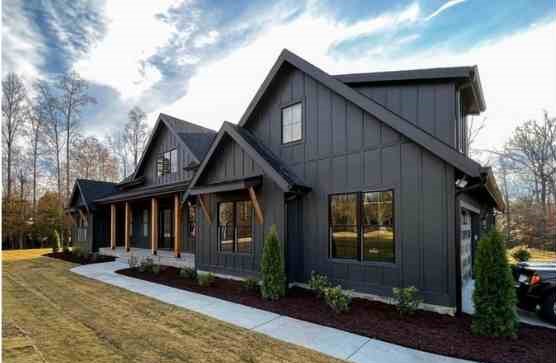 8 Exterior Color Schemes for your Split Level Home (and how to choose one)